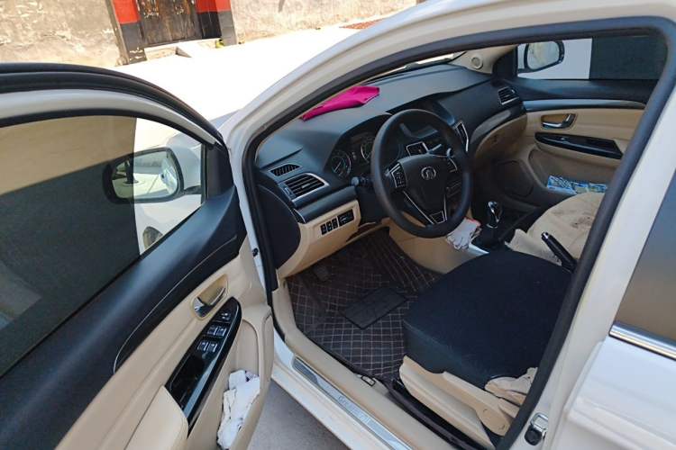 Used Great Wall C30 2015 1.5L Manual Luxury Model Driver Seat