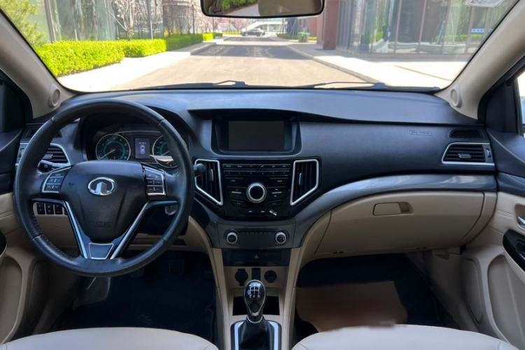 Used Great Wall C30 2015 1.5L Manual Luxury Model Interior 1