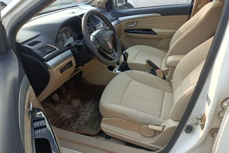 Used Great Wall C30 2015 1.5L Manual Comfort Model Interior 2