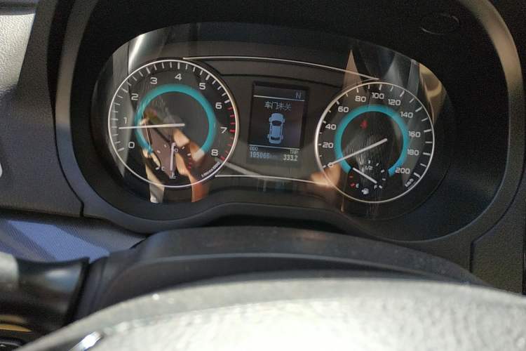 Used Great Wall C30 2015 1.5L AMT Luxury Model Odometer Close Up