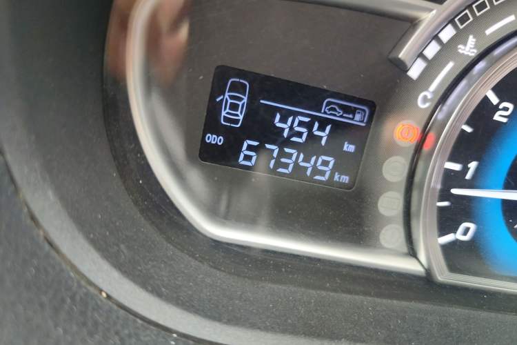 Used Great Wall C30 2015 Classic Edition 1.5L Manual Enjoyment Model Odometer Close Up