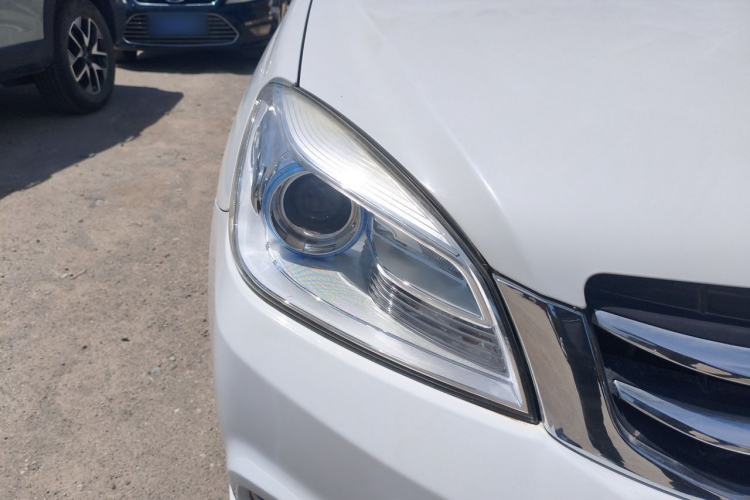 Used Great Wall C30 2015 1.5L Manual Comfort Model Right Front Headlight