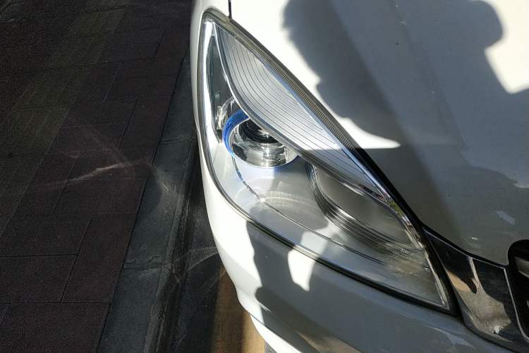 Used Great Wall C30 2015 1.5L AMT Luxury Model Right Front Headlight