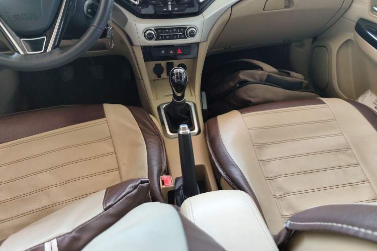 Used Great Wall C30 2016 1.5L Manual Luxury Model Gear Lever