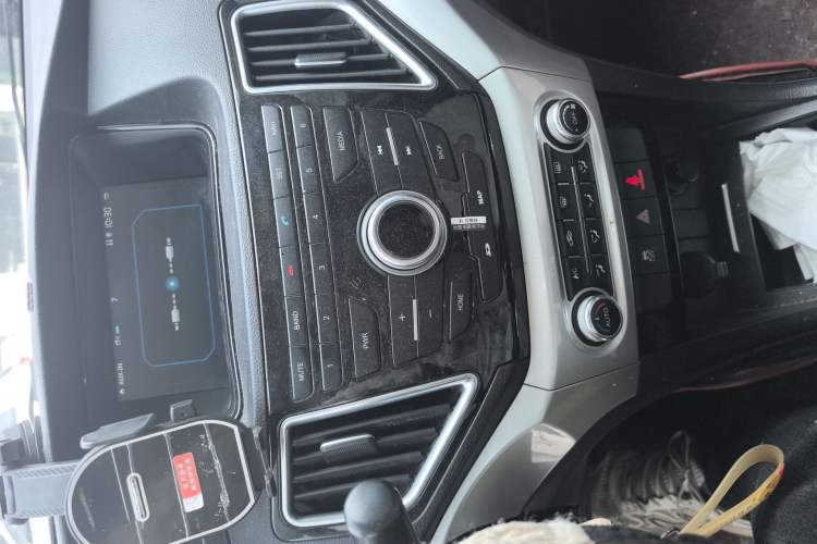 Used Great Wall C30 2016 1.5L AMT Luxury Model Audio And AC Panel
