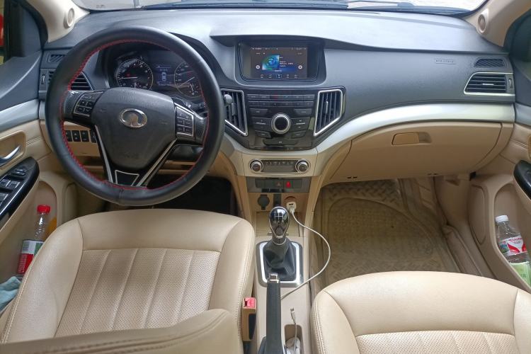 Used Great Wall C30 2016 1.5L Manual Comfort Model Center Console