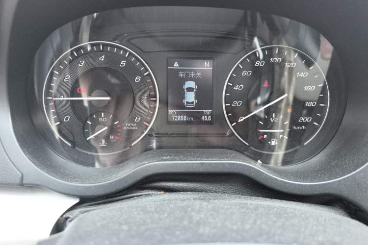 Used Great Wall C30 2016 1.5L AMT Luxury Model Odometer Close Up