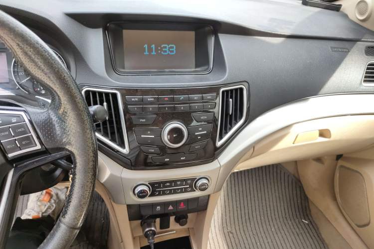 Used Great Wall C30 2016 1.5L AMT Luxury Model Audio And AC Panel