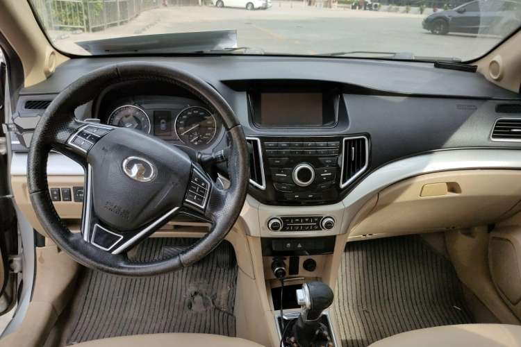 Used Great Wall C30 2016 1.5L AMT Luxury Model Center Console