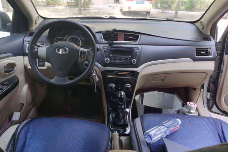 Used Great Wall C30 2016 1.5L Manual Comfort Model Center Console