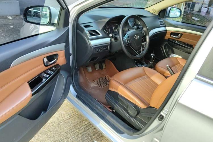 Used Great Wall C30 2016 1.5L Manual Luxury Model Driver Seat