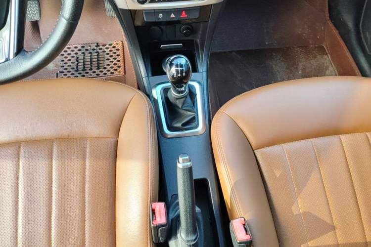 Used Great Wall C30 2016 1.5L Manual Luxury Model Gear Lever