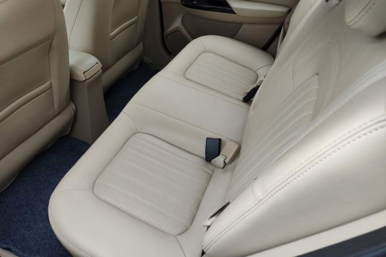 Used Great Wall C30 2016 1.5L AMT Comfort Model Interior 1