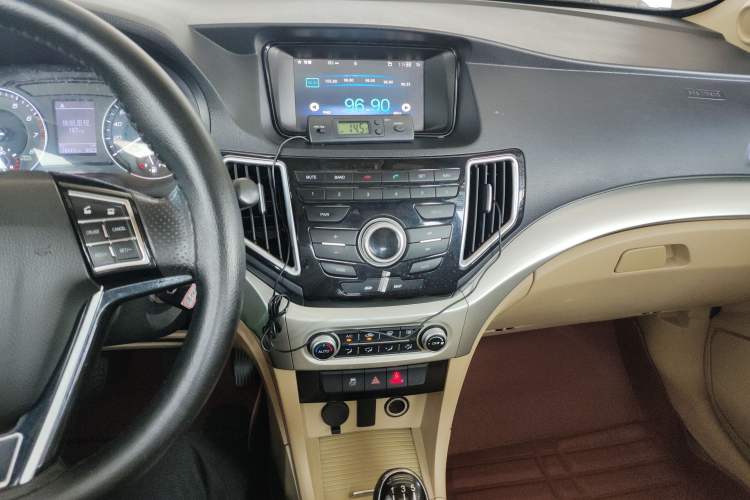 Used Great Wall C30 2016 1.5L Manual Luxury Model Audio And AC Panel