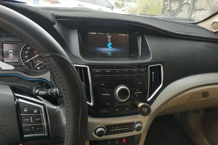 Used Great Wall C30 2016 1.5L Manual Luxury Model Audio And AC Panel