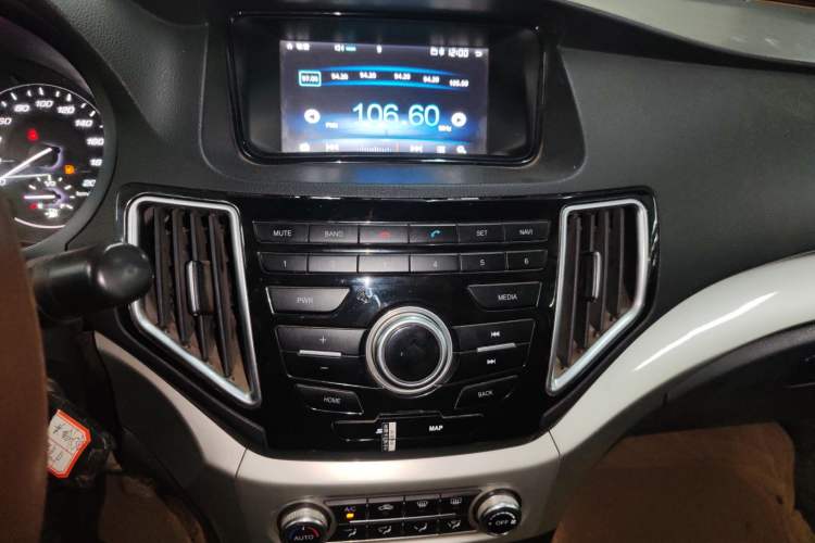 Used Great Wall C30 2016 1.5L Manual Luxury Model Audio And AC Panel