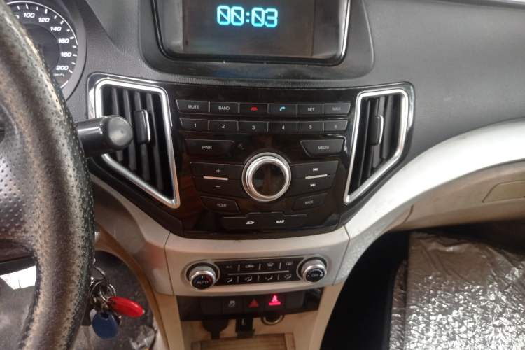 Used Great Wall C30 2016 1.5L Manual Luxury Model Audio And AC Panel