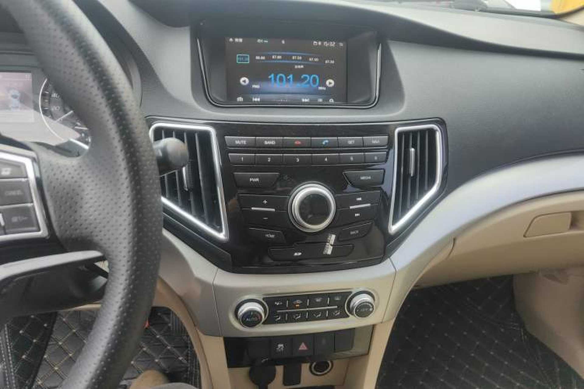 Used Great Wall C30 2016 1.5L AMT Luxury Model Audio And AC Panel