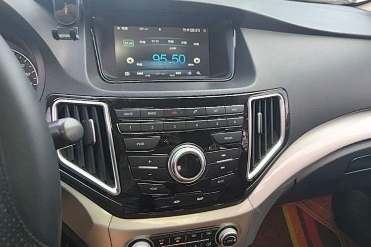 Used Great Wall C30 2016 1.5L Manual Luxury Model Audio And AC Panel