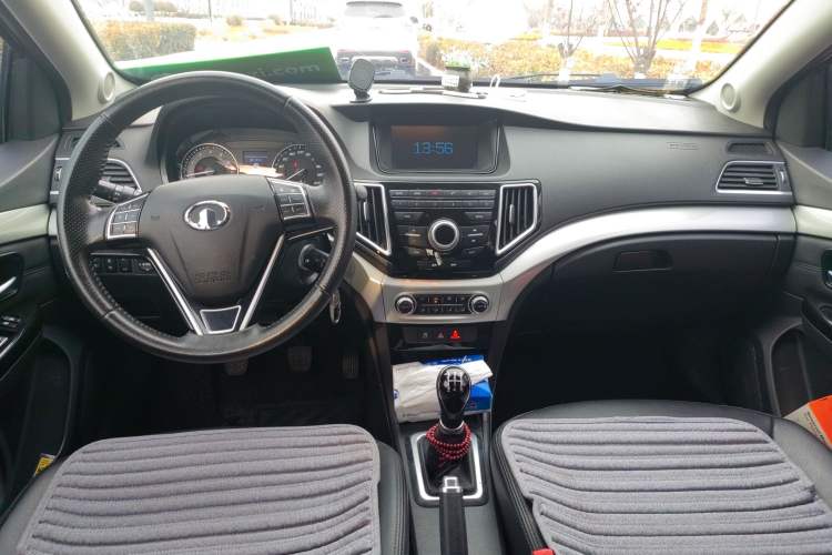 Used Great Wall C30 2016 1.5L Manual Luxury Model Center Console