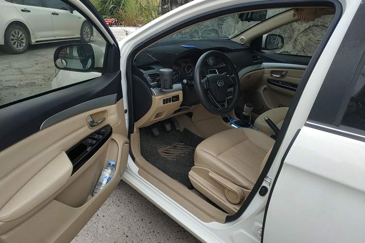 Used Great Wall C30 2016 1.5L Manual Luxury Model Driver Seat
