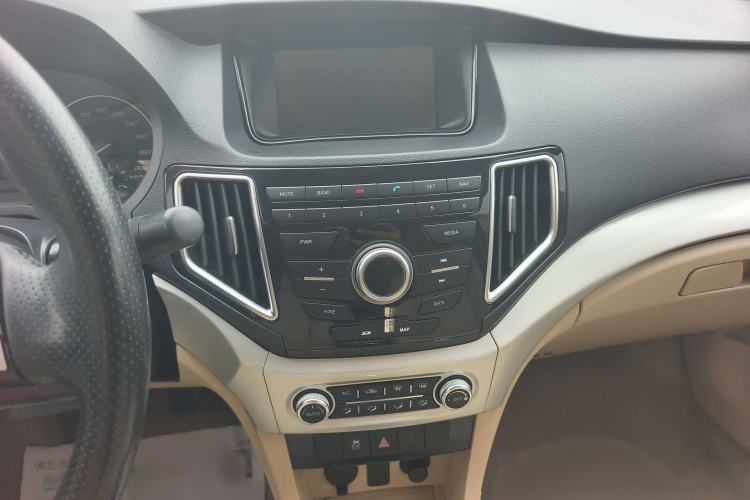 Used Great Wall C30 2016 1.5L Manual Luxury Model Interior 6