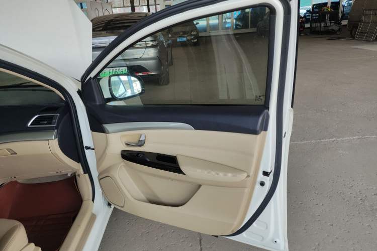 Used Great Wall C30 2016 1.5L Manual Luxury Model Right Front Door Interior