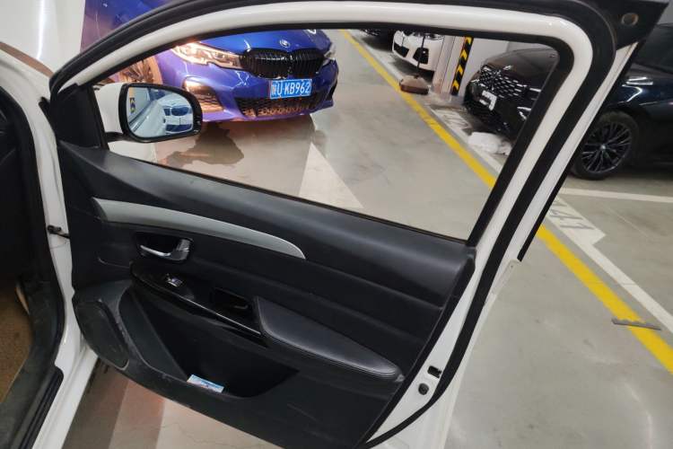 Used Great Wall C30 2016 1.5L Manual Luxury Model Right Front Door Interior