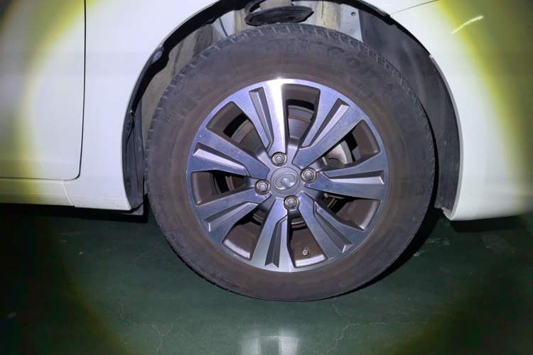 Used Great Wall C30 2016 1.5L Manual Comfort Model Right Front Wheel Hub