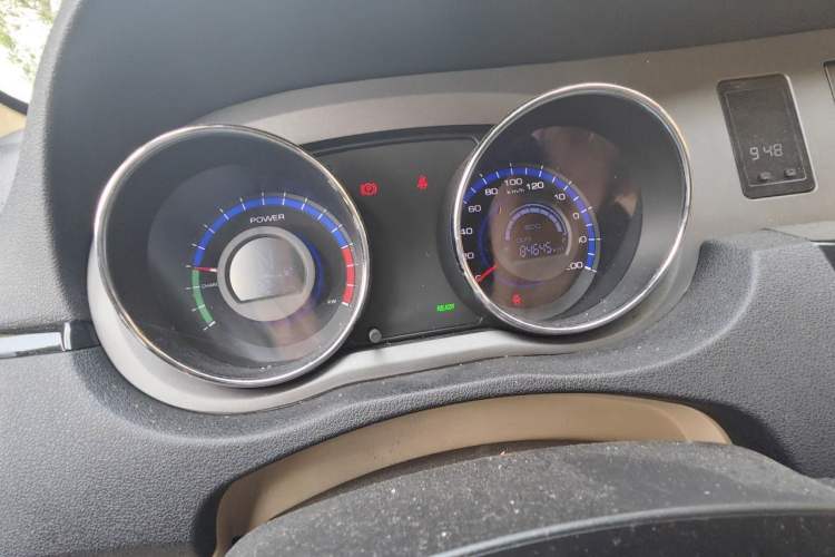 Used Great Wall C30 New Energy 2017 EV Luxury Model Odometer Close Up