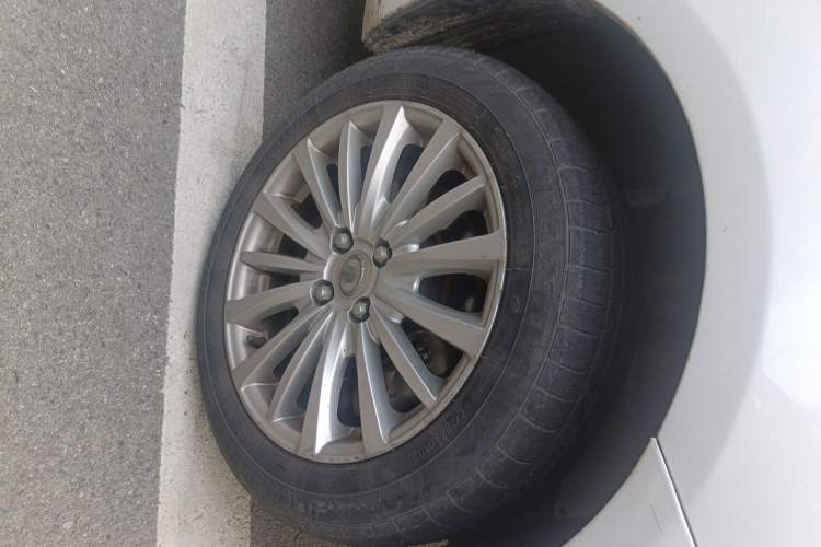 Used Great Wall C30 New Energy 2017 EV Luxury Model Right Front Wheel Hub