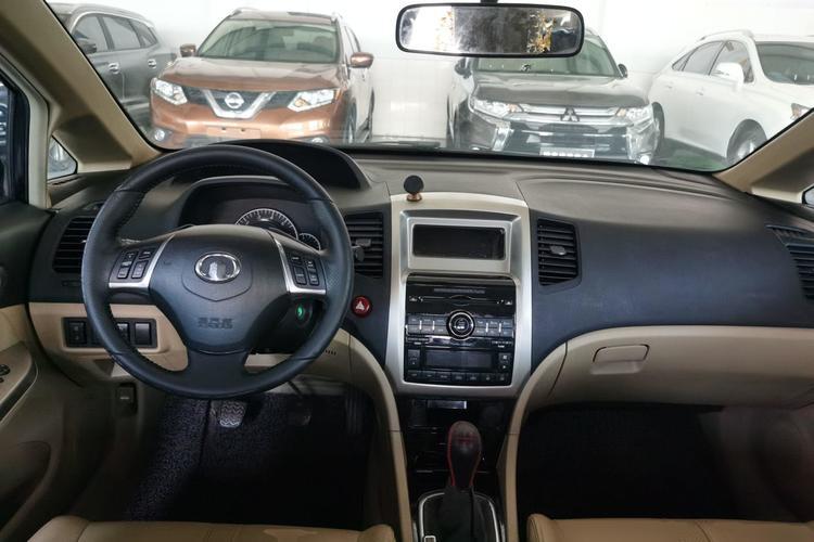 Used Great Wall C50 2012 1.5T Manual Fashion Edition Center Console
