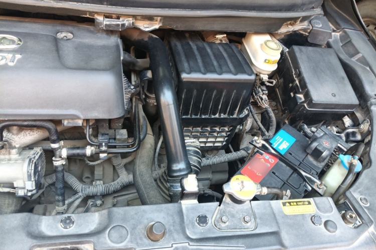 Used Great Wall C50 2012 1.5T Manual Fashion Edition Engine Bay Left
