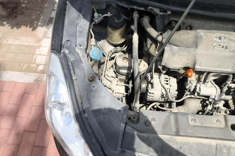 Used Great Wall C50 2012 1.5T Manual Fashion Edition Engine Bay Right