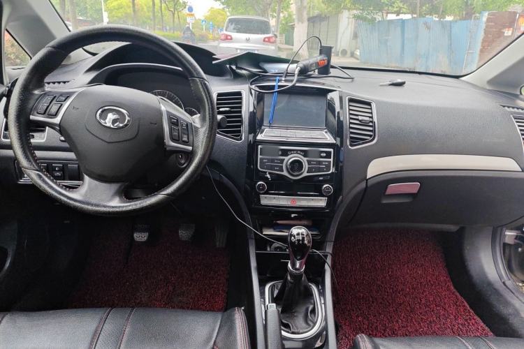 Used Great Wall C50 2012 1.5T Manual Elite Version Center Console