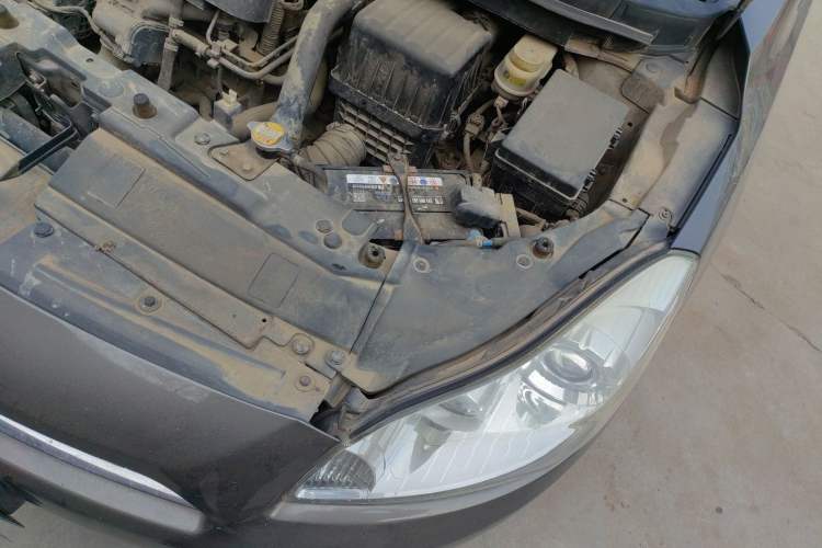 Used Great Wall C50 2012 1.5T Manual Fashion Edition Engine Bay Left