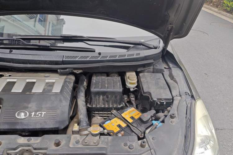 Used Great Wall C50 2012 1.5T Manual Elite Version Engine Bay Left