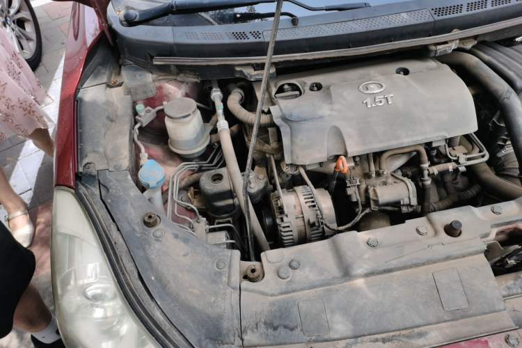 Used Great Wall C50 2012 1.5T Manual Elite Version Engine Bay Right