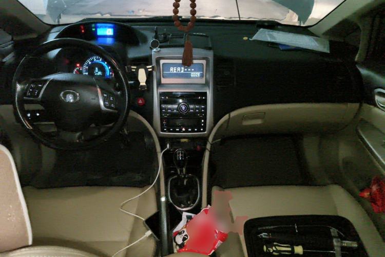 Used Great Wall C50 2012 1.5T Manual Elite Version Center Console