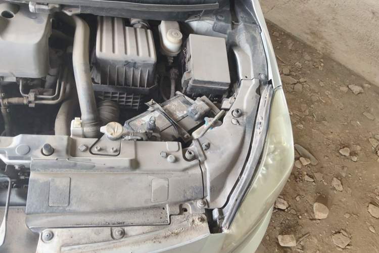 Used Great Wall C50 2012 1.5T Manual Elite Version Engine Bay Left