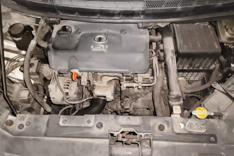 Used Great Wall C50 2012 1.5T Manual Fashion Edition Engine Bay