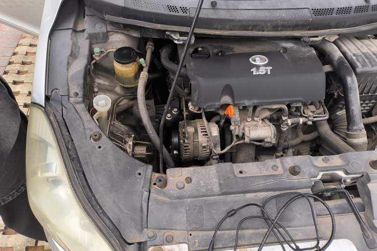Used Great Wall C50 2012 1.5T Manual Elite Version Engine Bay Right