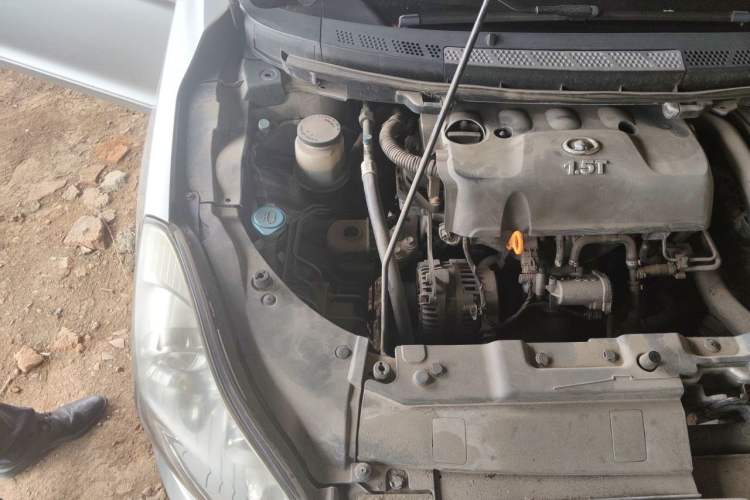 Used Great Wall C50 2012 1.5T Manual Elite Version Engine Bay Right