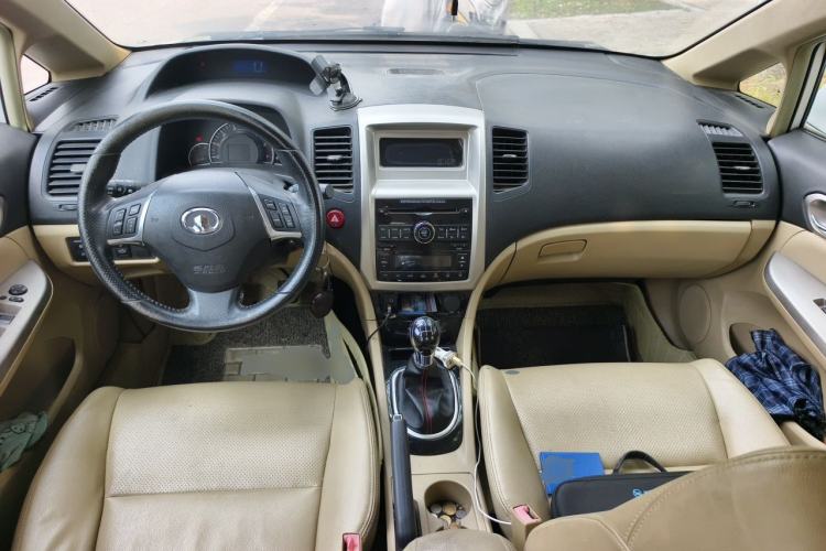 Used Great Wall C50 2012 1.5T Manual Fashion Edition Center Console