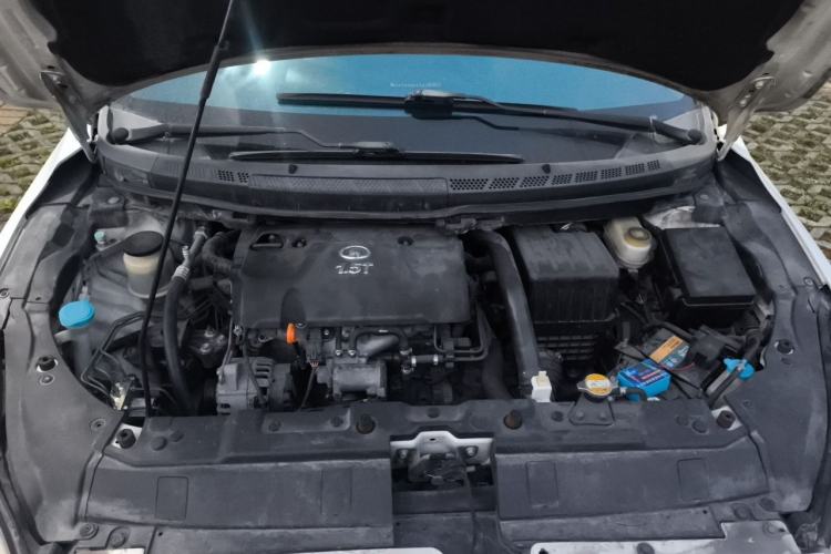 Used Great Wall C50 2012 1.5T Manual Fashion Edition Engine Bay