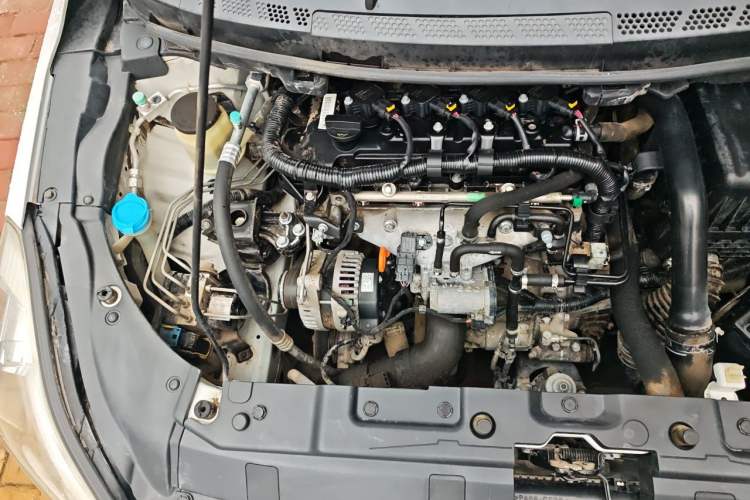 Used Great Wall C50 2012 1.5T Manual Fashion Edition Engine Bay Right