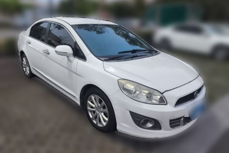Used Great Wall C50 2012 1.5T Manual Fashion Edition Front Right 45 Deg