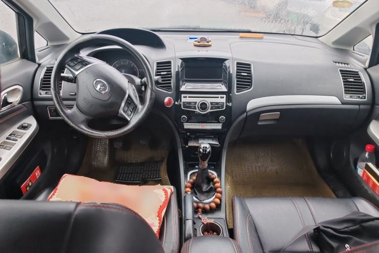 Used Great Wall C50 2013 1.5T Manual Fashion Edition Center Console