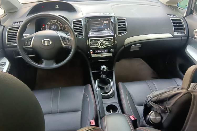 Used Great Wall C50 2013 1.5T Manual Elite Edition Center Console
