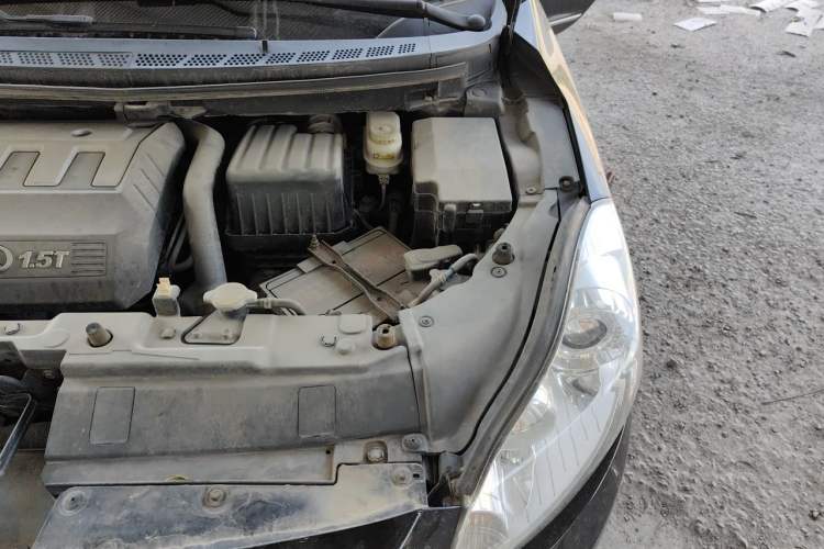 Used Great Wall C50 2013 1.5T Manual Elite Edition Engine Bay Left